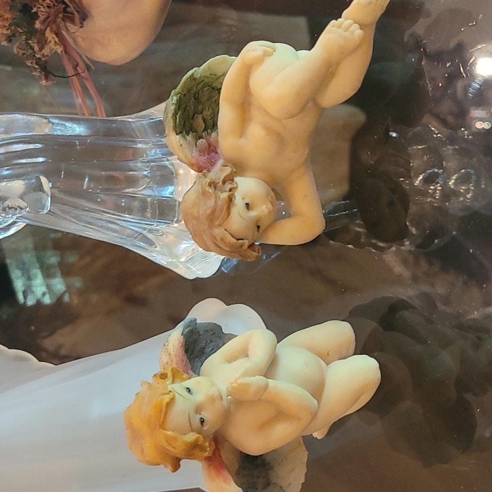 Angels - Picture 4 of 4